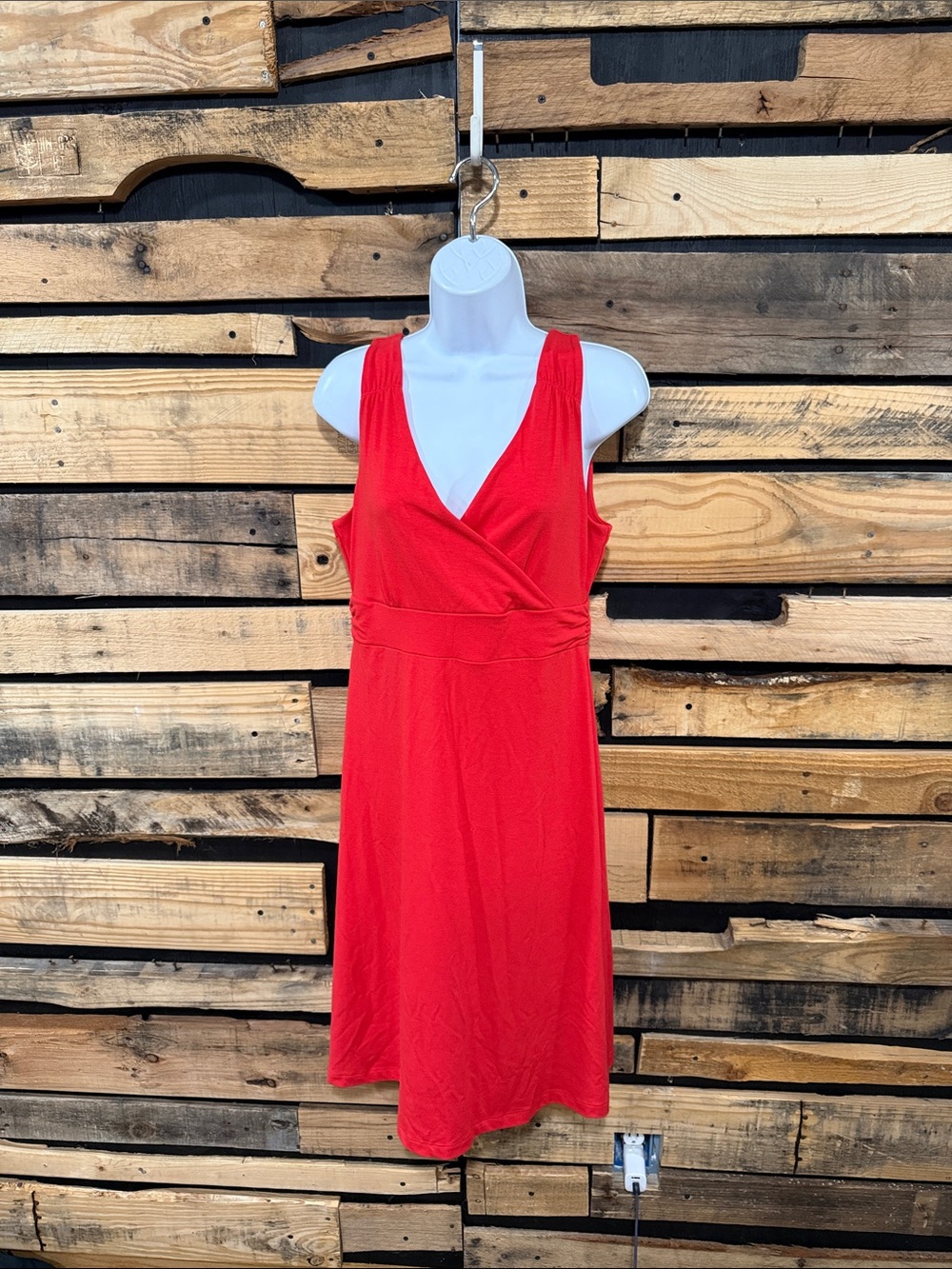 Eddie‎ Bauer Poppy Red Sleeveless Travex Athletic MIDI Dress Size Medium
